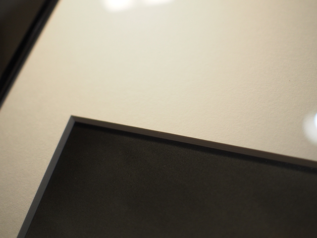 プリントを飾るには額が欠かせない。プリントと額は渾然一体だと思えた一年だった。